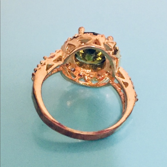 Beautiful 14K plated ring w/green stone - Picture 2 of 3